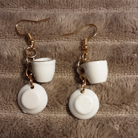 Hand Crafted Ceramic,Tea Cup and Saucer Earrings ,Alice In Wonderland - Picture 4 of 4